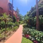 Stylish 2-Bed Apartment In Elviria W Pool