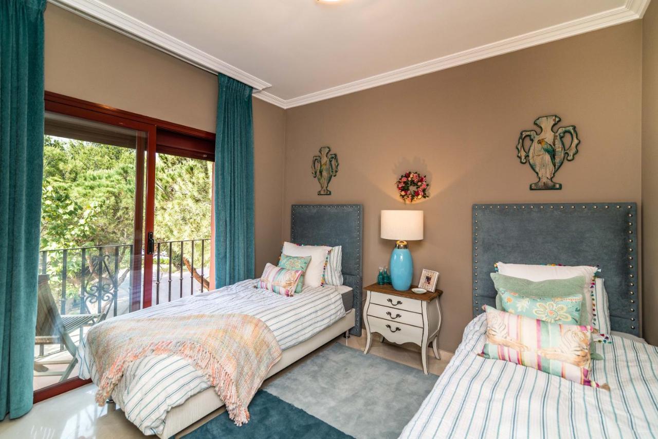 Leilighet Stylish 2-Bed Apartment In Elviria W Pool *