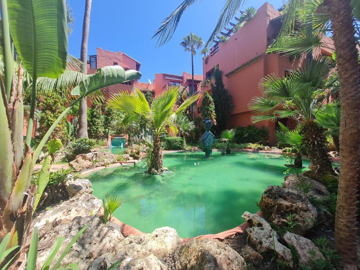 Stylish 2-Bed Apartment In Elviria W Pool Leilighet