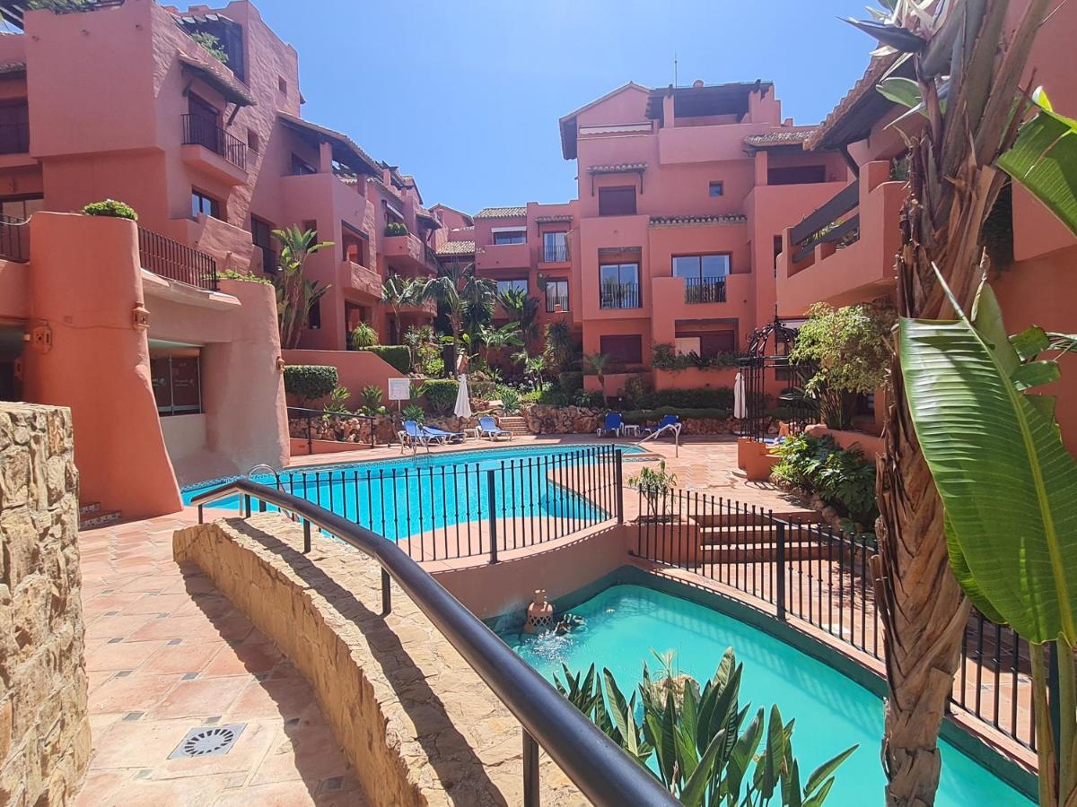 Stylish 2-Bed Apartment In Elviria W Pool * Marbella