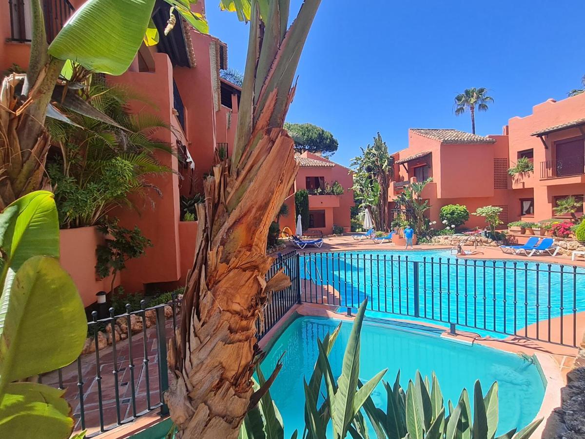 Luxury 2-bed Elviria - Pool Sauna & Gym Apartemen *